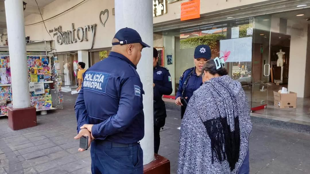 PM auxilia a mujer de Paracho, extraviada en Uruapan